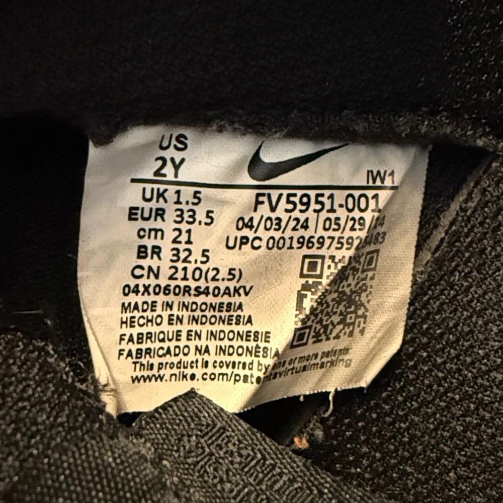 Nike Air Force 1 LE Black FV5951-001 size Y2